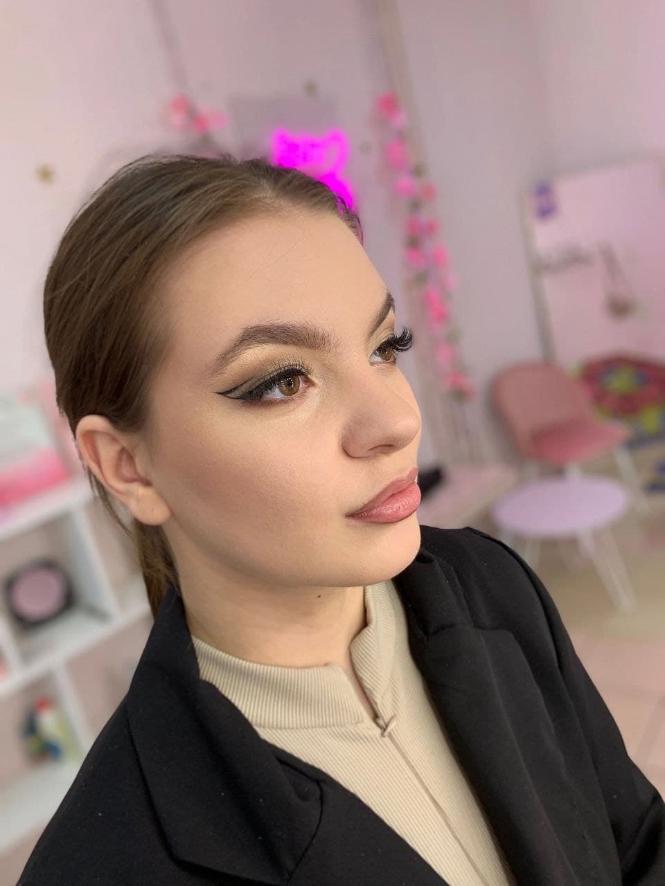 Работа салона Рашен Вумен 20